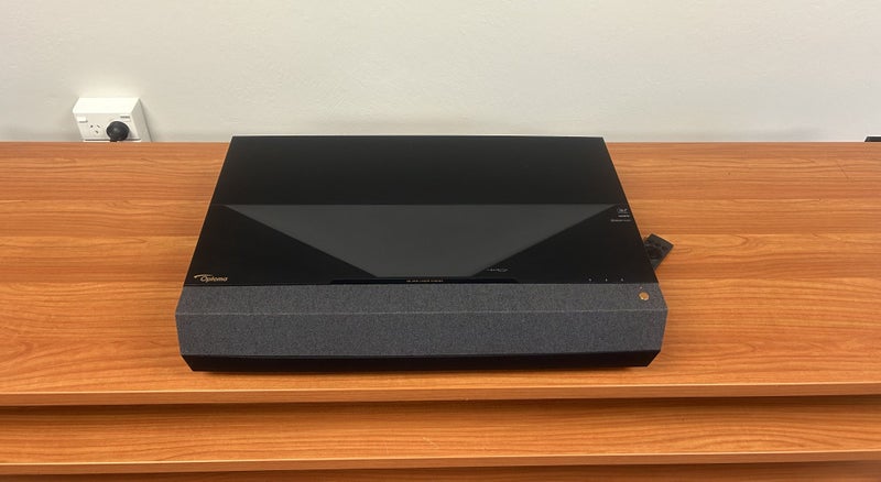 Projector and Screen62939540242050113