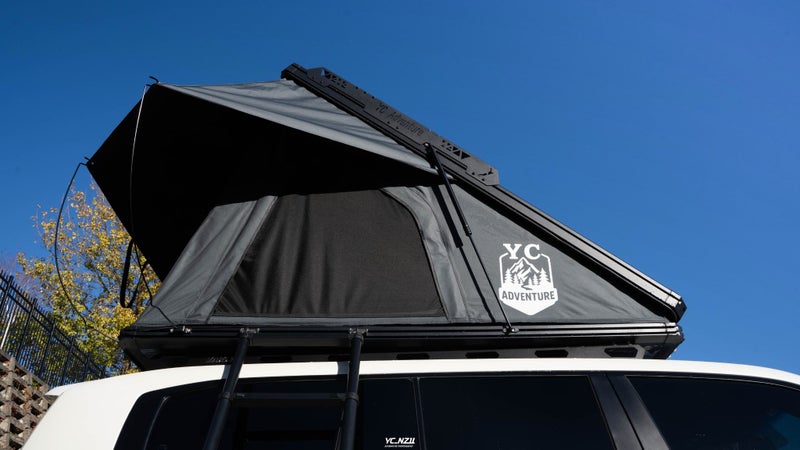 YC Adventure hard shell roof top tent62950004348673111