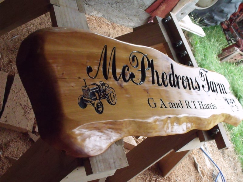 wooden signs / Plaques Carousel 2