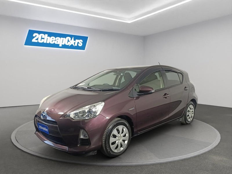 2014 Toyota Aqua Hybrid628543260678421120