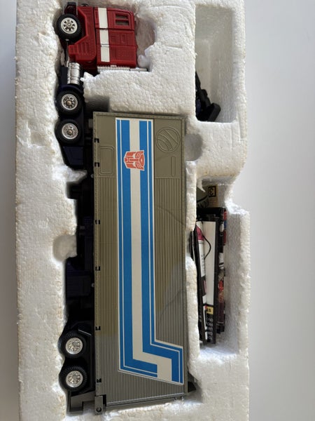 Boxed Transformer Optimus Prime G1 1984 Carousel 12