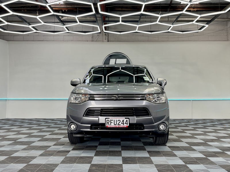 2014 Mitsubishi Outlander G 4X4 PHEV62865829374849112