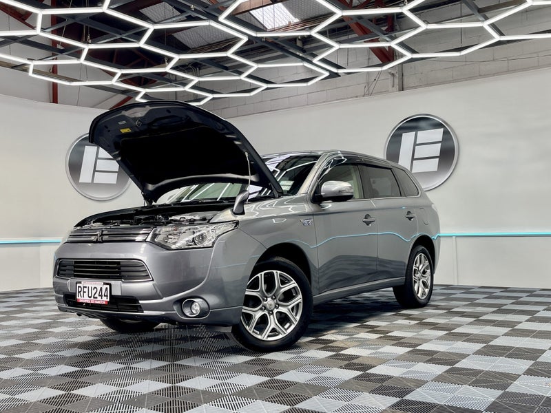 2014 Mitsubishi Outlander G 4X4 PHEV62865829374849113