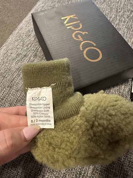 Kip and Co Sheepskin baby booties62854321042307111
