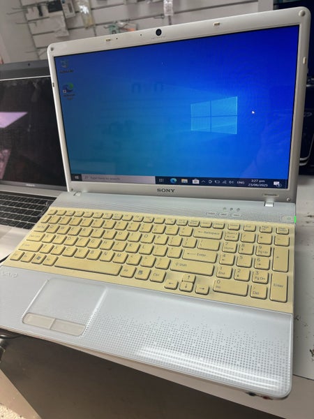 Sony Vaio vpceb45fg i3 M380 4G 320 HDD Windows 10 HDMI628632218237451121