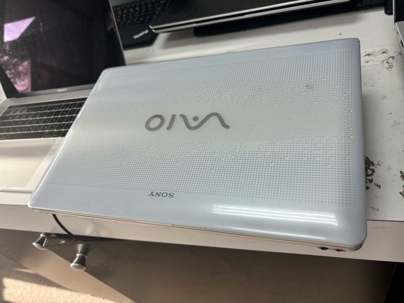 Sony Vaio vpceb45fg i3 M380 4G 320 HDD Windows 10 HDMI62863221823745112