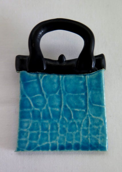 VINTAGE CERAMIC BLUE CROCODILE SKIN HANDBAG BROOCH SIGNED "C P N.Z." Carousel 1
