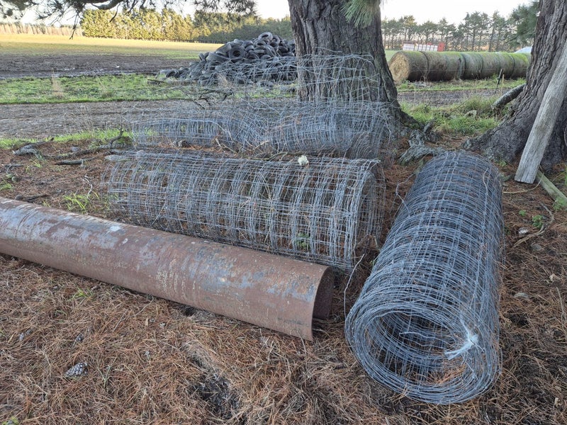 Deer netting Carousel 2