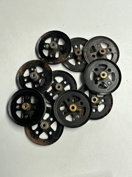 Meccano 2” Pulleys, Black x 9 Carousel 1