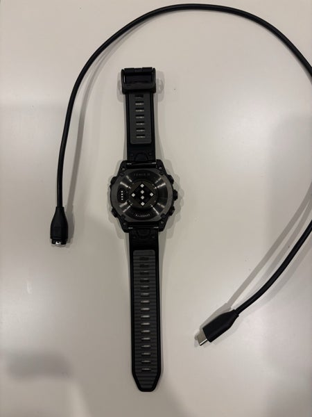 Garmin Fenix 8 (43mm) Black Carousel 2