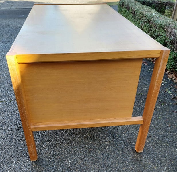 Large Wooden Desk Carousel 4