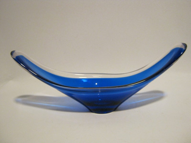 VINTAGE FRENCH CASED ART GLASS LANCET BOWL62863237361539112