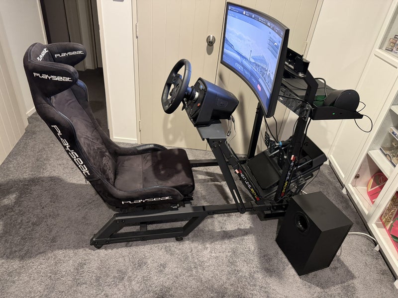 Next Level Racing/Logitech G Racing Sim Carousel 1