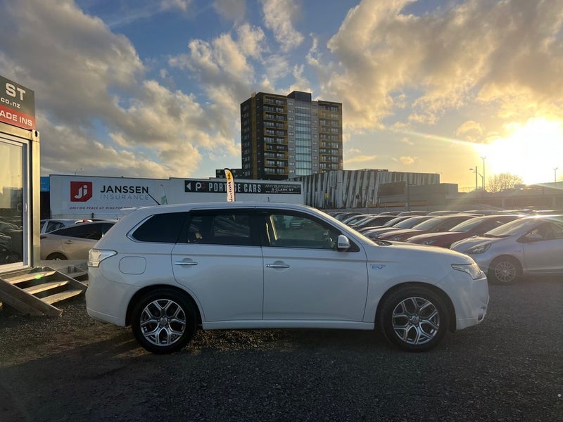 2013 Mitsubishi Outlander PHEV - Sunroof62854323974659111