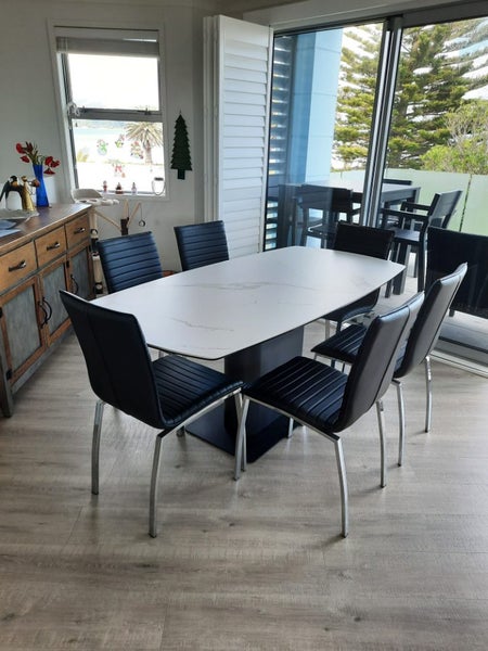Dining Table628647312294431124