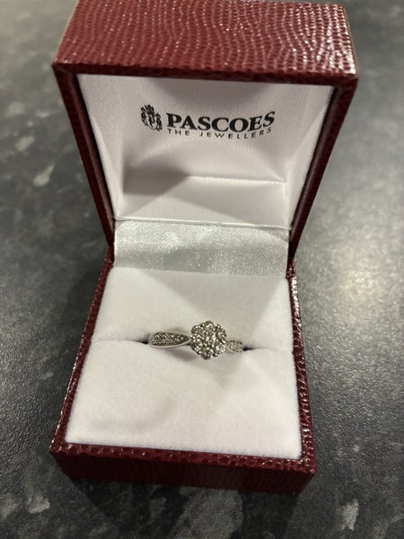 9ct White Gold Diamond Cluster Ring – TDW 0.50ct62864731489921113