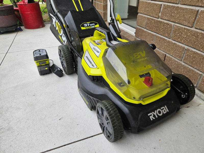 Ryobi Lawnmower - 37cm62866851162370111