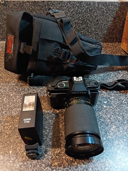 Pentax p30 ,kobron lense 72mm,flash+bag Carousel 2