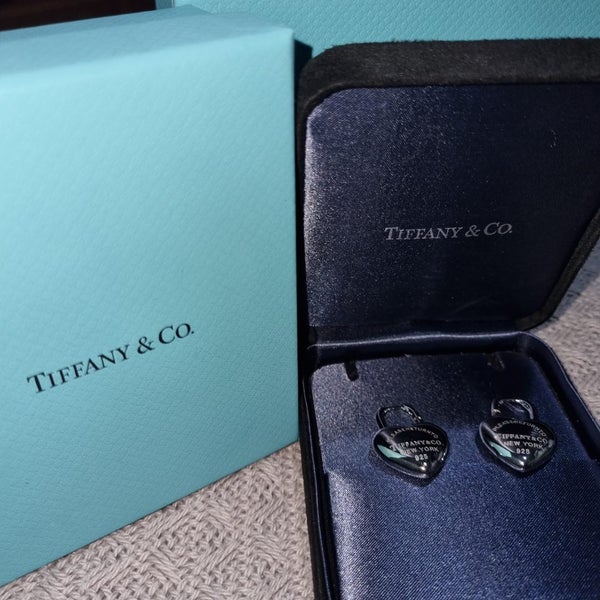 Beautiful Tiffany and co inspired earrings Carousel 3