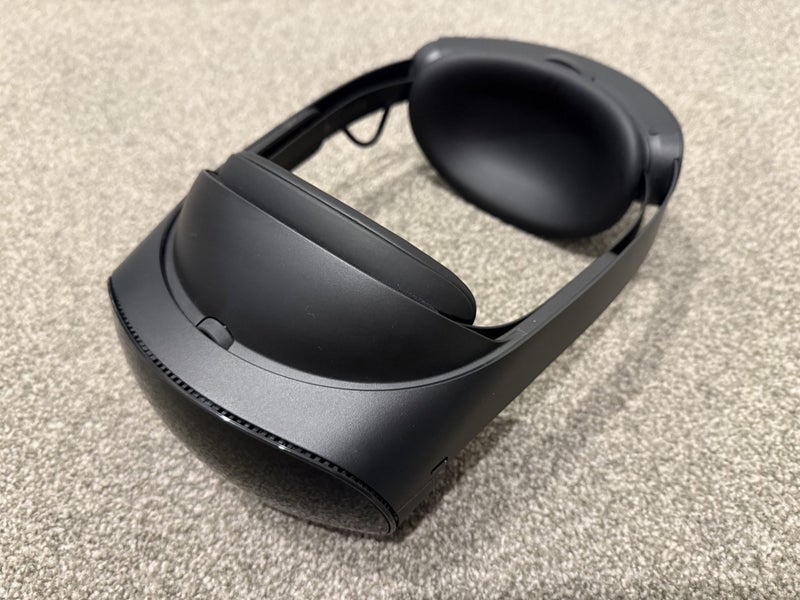 META Quest PRO 256GB Mixed Reality Headset with 2 X Quest Touch Pro controllers Carousel 1