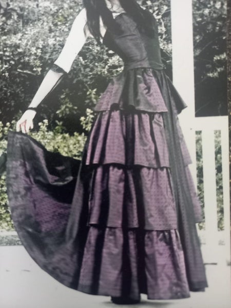 Satin Laura Ashely Ball Gown size 1062940495499394111