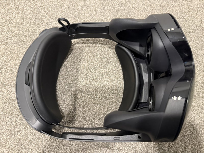 META Quest PRO 256GB Mixed Reality Headset with 2 X Quest Touch Pro controllers Carousel 11