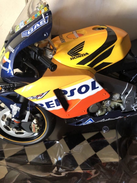 ROSSI’S MOTO GP REPSOL HONDA62863857052290111