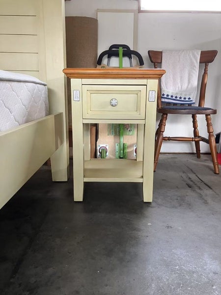 Early Settler Queen Bed with Mattress and Bedside Tables62863852605953113