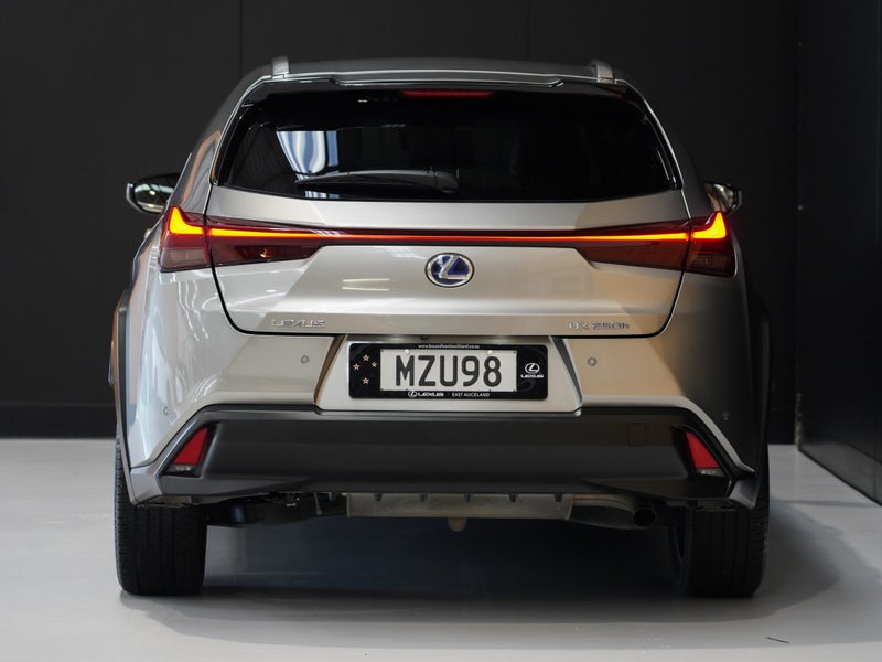 2020 Lexus UX 250H Limited 2.0Ph/Hd62863272895745113