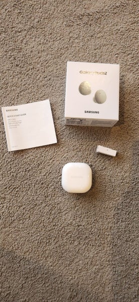 Samsung Galaxy Buds2 Carousel 1