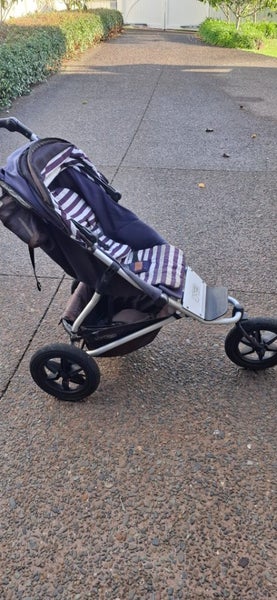 Mountain Buggy pram Carousel 1