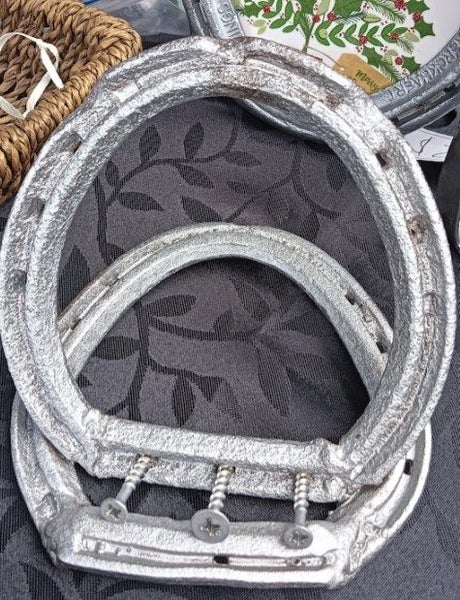 Horse shoe picture frame62863858332419113