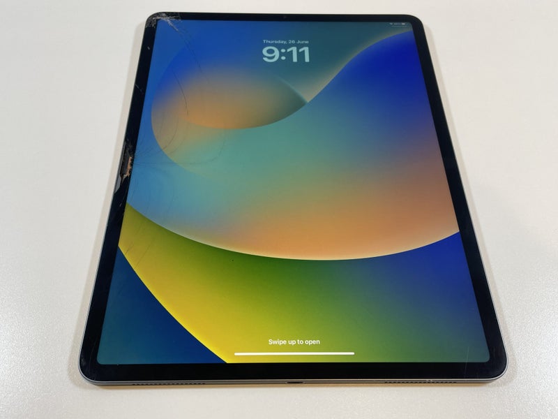 iPad Pro 12.9 Inch 3rd Gen - 512GB Carousel 1