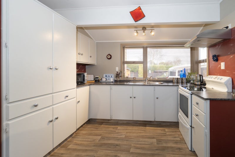 Image 2 of 20