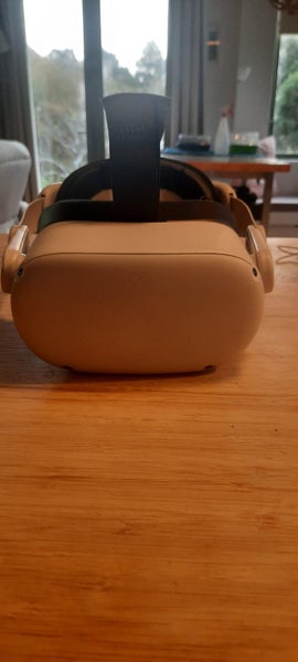 ***Oculus Quest 2 Virtual Reality with adjustable head strap & free shipping!!**62863244161667112