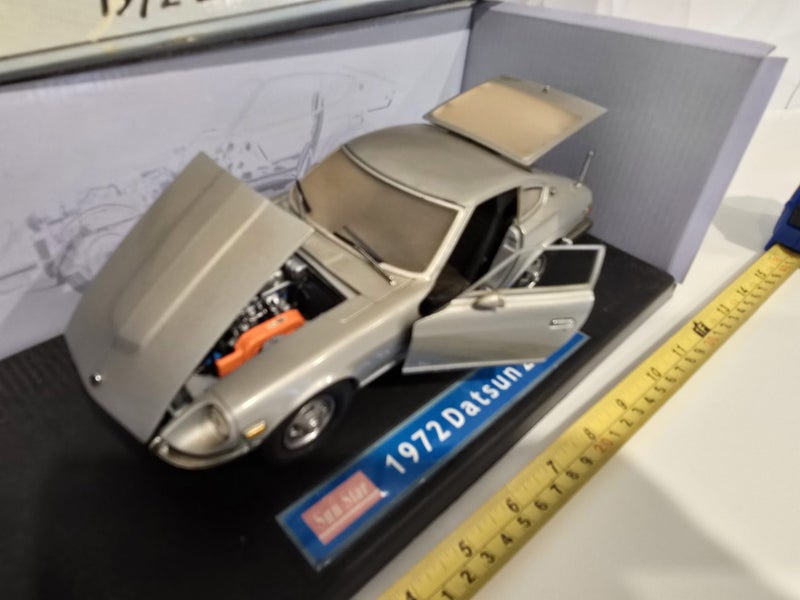 1972 Datsun 240Z 1:18 scale Die cast car62865826468227112