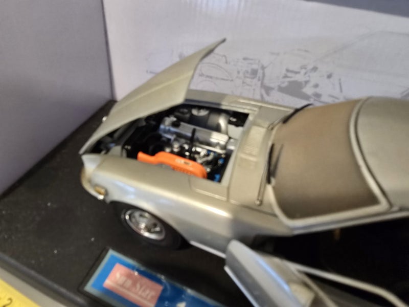 1972 Datsun 240Z 1:18 scale Die cast car62865826468227111