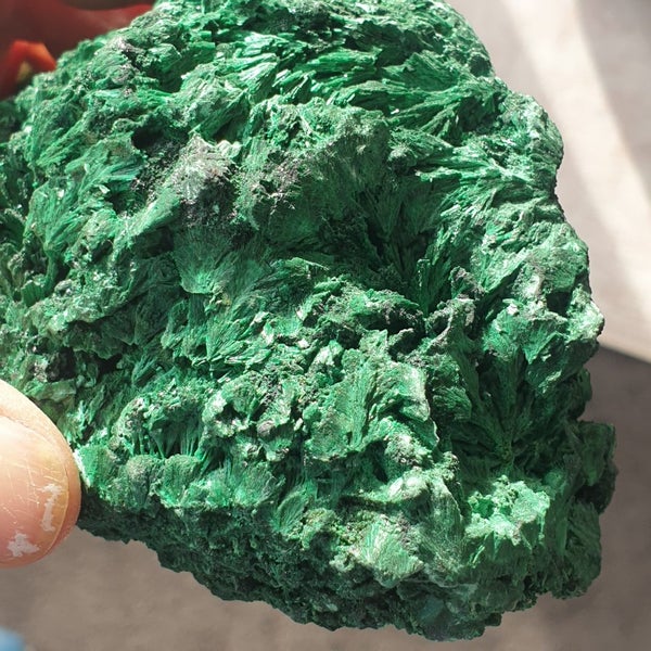 Fibrous Velvet Malachite Carousel 4