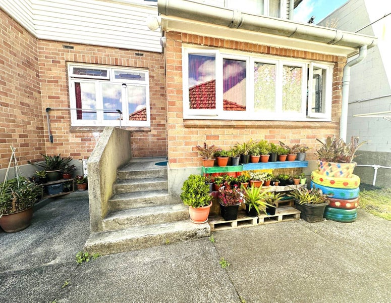 Otahuhu, 2 bedrooms628853754415371110