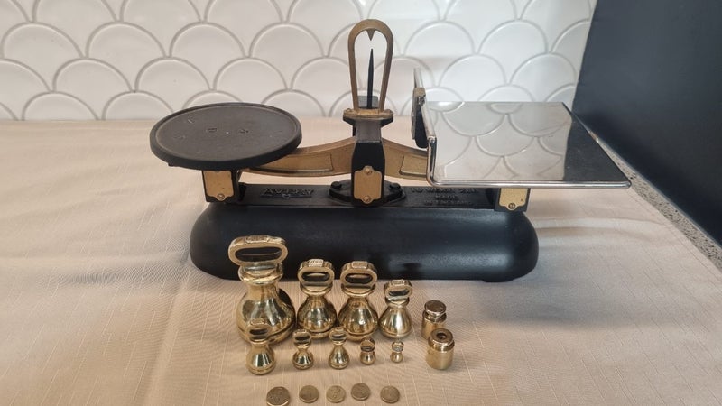 Avery Scales & Brass Weights62863242237697111