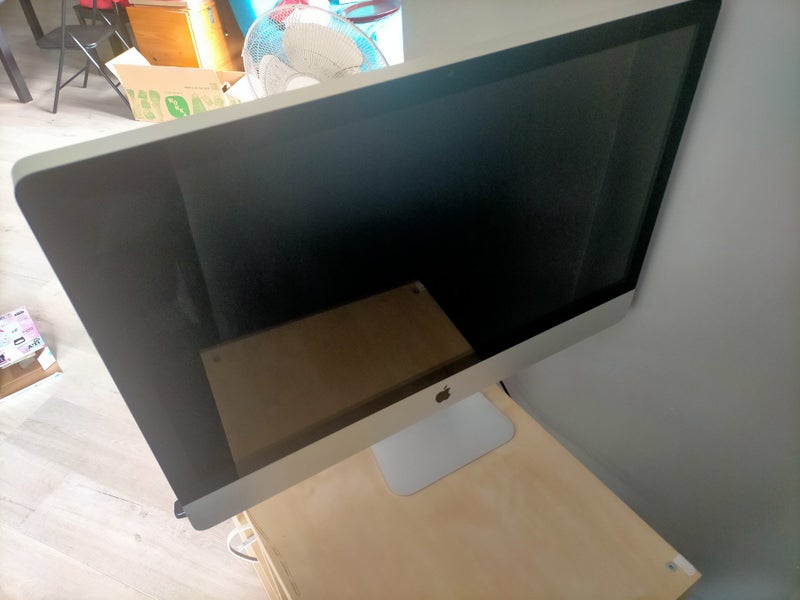 iMac 27” (Mid-2011) – Fully Functional Carousel 2