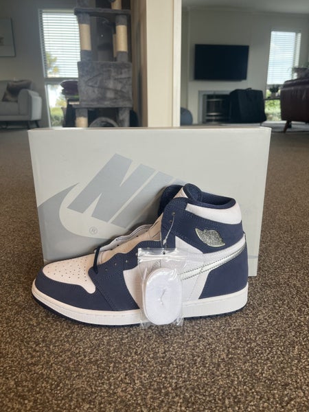 Jordan 1 Midnight Navy Size 12 Carousel 1