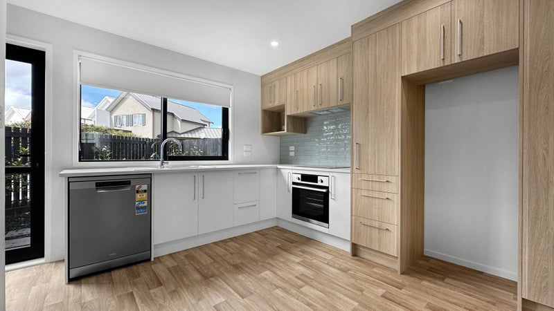 Mangere Bridge, 3 bedrooms62885374900994111