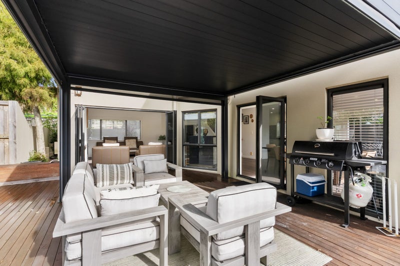 Family Living in the Heart of Hillsborough62885374930049114
