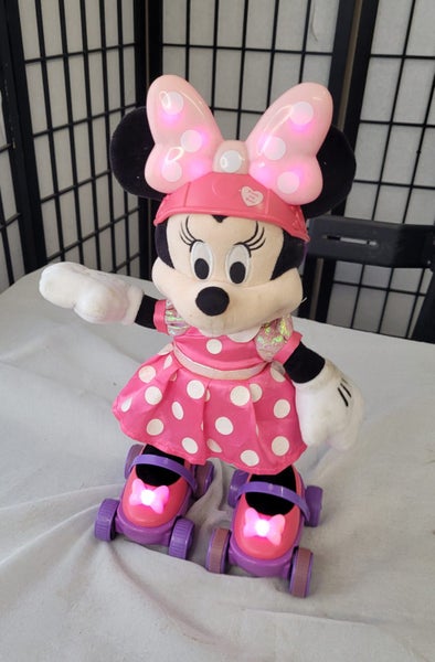 Disney Super Roller-Skating Minnie Carousel 1