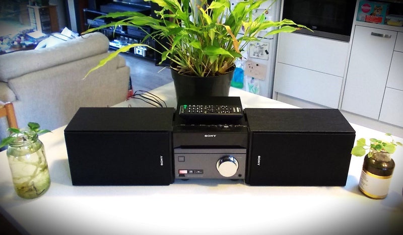 The ultimate in MINIMALIST styling and sound : SONY CMT-S40D "all in one" set Carousel 1