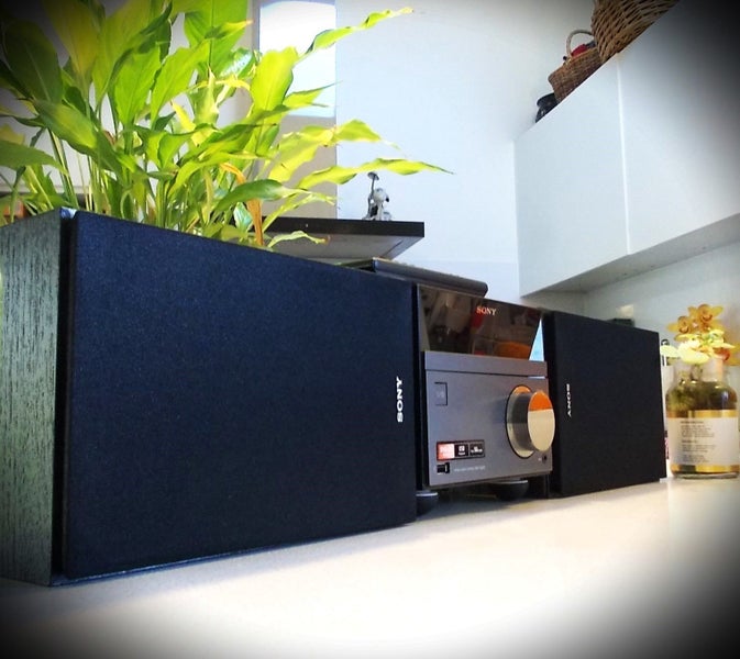The ultimate in MINIMALIST styling and sound : SONY CMT-S40D "all in one" set Carousel 2