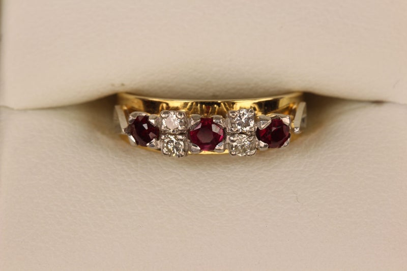 Vintage 18ct Ruby & Diamond ring Carousel 9
