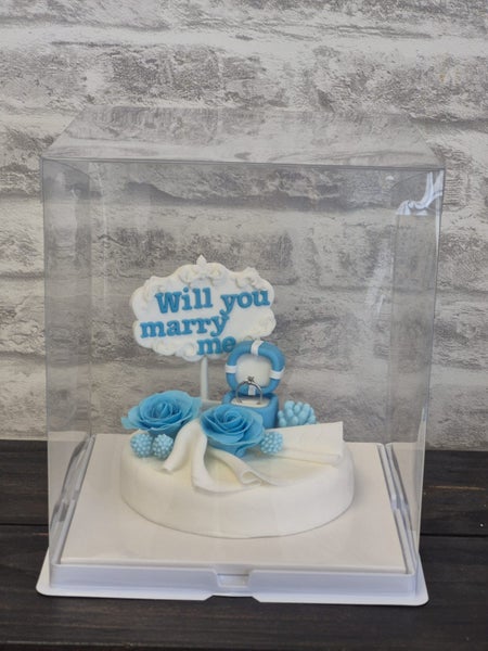 Unique cake topper62863860662274112