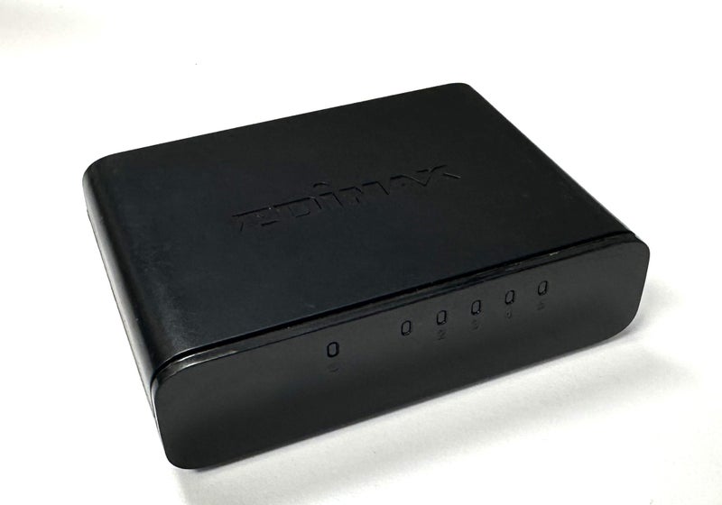 Edimax SW3305P 5 Port 10/100 UTP Switch Fast Ethernet UTP - $1 Res (F10 Shelf) Carousel 1